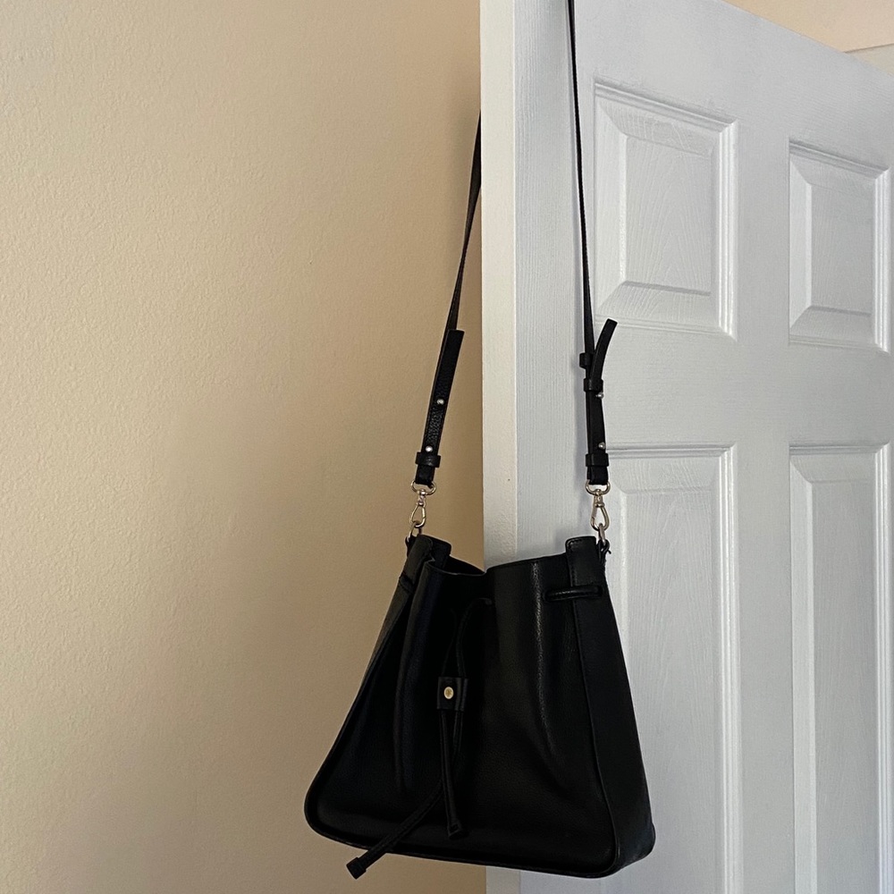 Black Massimo Dutti bucket back NWOT